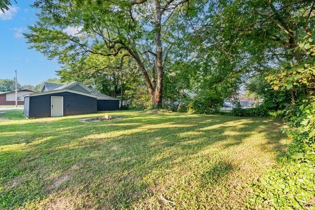 Building Photo - Modern 2 Bed | 1 Bath Home