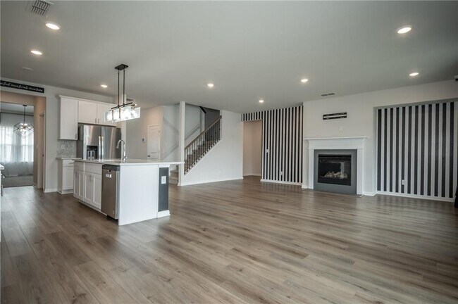 Building Photo - 13 Westerly Sta