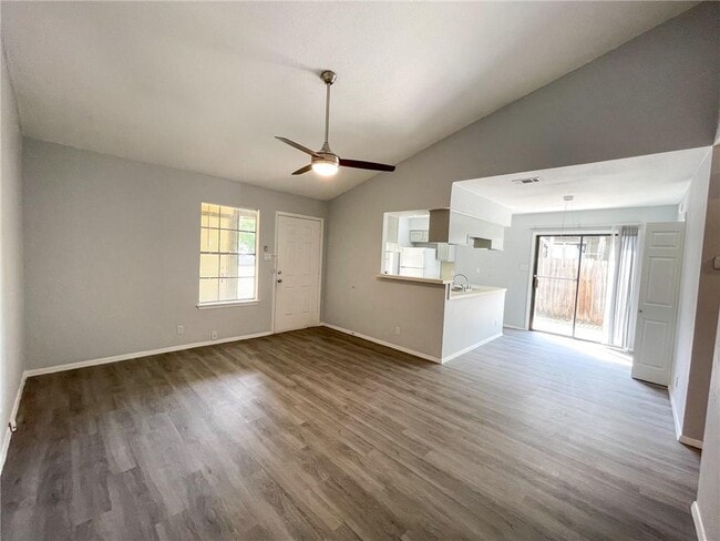 Building Photo - 12407 Tree Line Dr