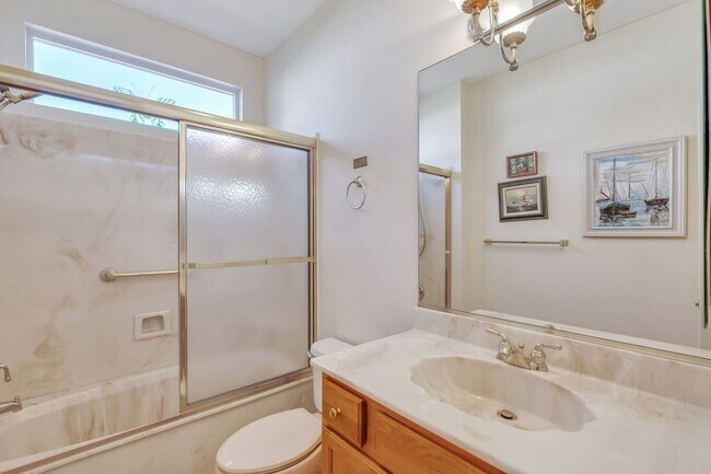Building Photo - Charming 2 Bed, 2 Bath Rental with Lagoon Views in Sun City!