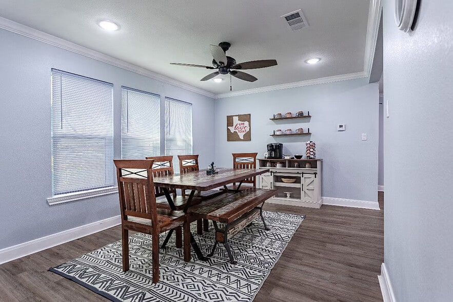 Building Photo - 3415 Shelby Ave