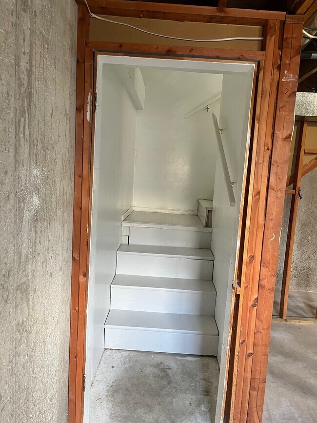 Building Photo - Pheasant Glen Town House #12
