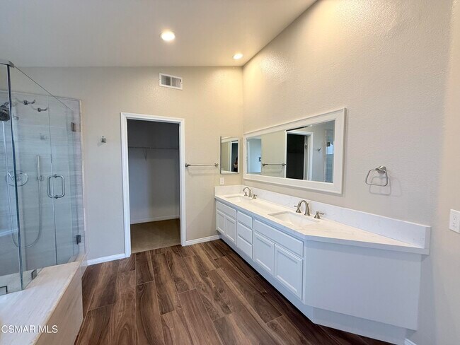 Building Photo - 2851 Silk Oak Ave