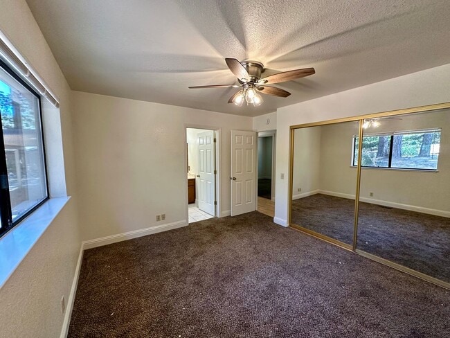 Building Photo - 3 Bedroom 2 Bathroom House in Desirable Al...