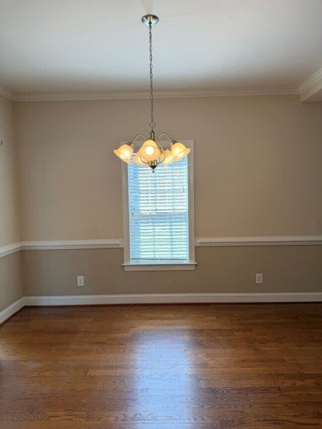 Building Photo - 4 Bed/2.5 Bath Home - Desirable Glen Laurel Subdivision - CBA School District