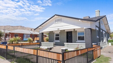 Building Photo - 3109 Douglas Ave