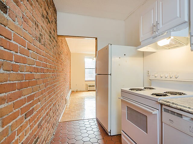 Building Photo - 4 Cypress St