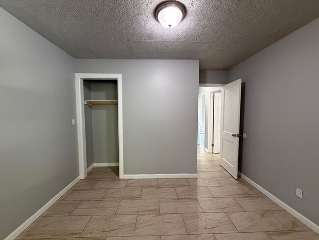 Building Photo - 2157 Nelms Dr SW