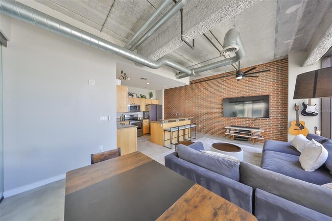 Building Photo - 175 2nd St S