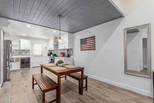 Building Photo - 2934 N 22nd Pl