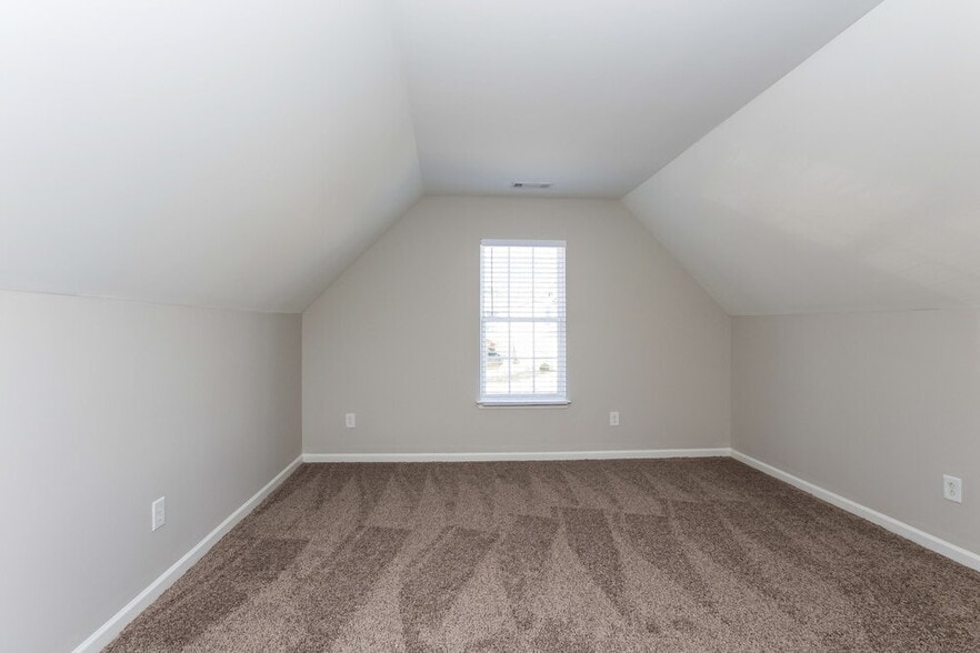 Building Photo - 8732 Hazelcroft Ln