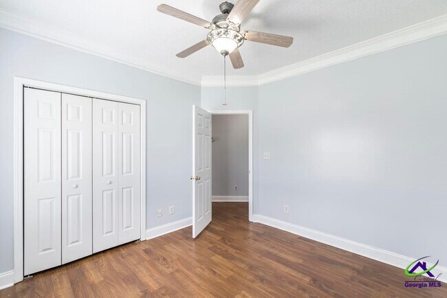 Building Photo - 217 Sedgebrooke Dr