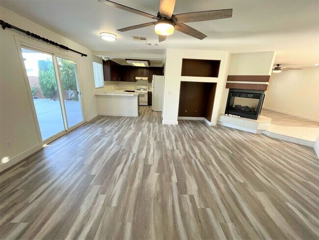Building Photo - Two Oversized Rooms is what you looking for!