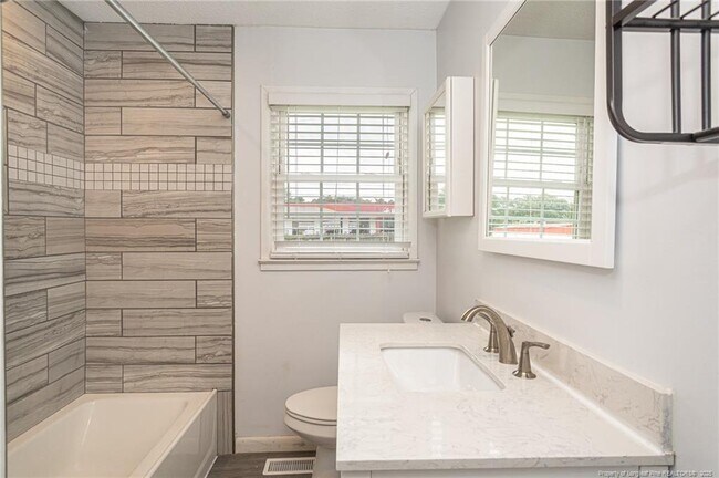 Building Photo - 401 Southwick Dr