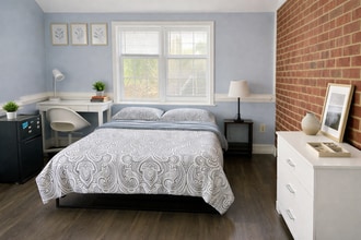 Building Photo - Space, Comfort & Convenience — Discover This Hidden Gem in Charlotte