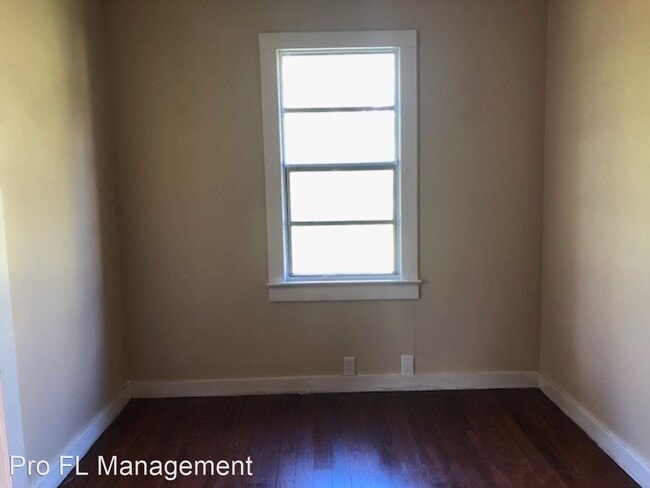 Building Photo - 3 br, 1 bath House - 1500 N Garfield Ave