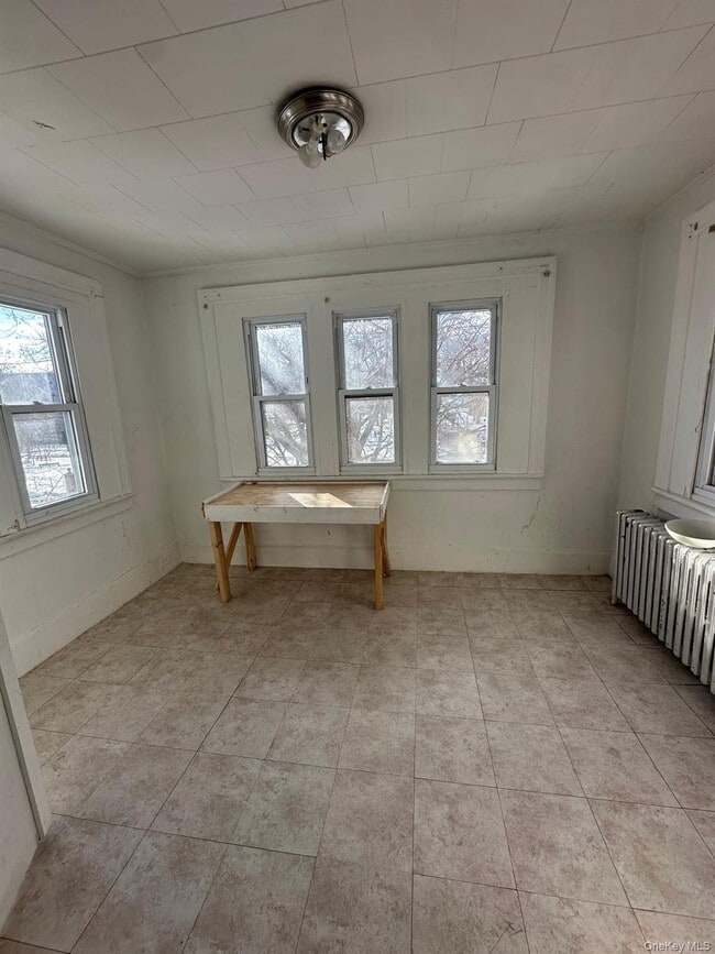 Building Photo - 173 Crary Ave