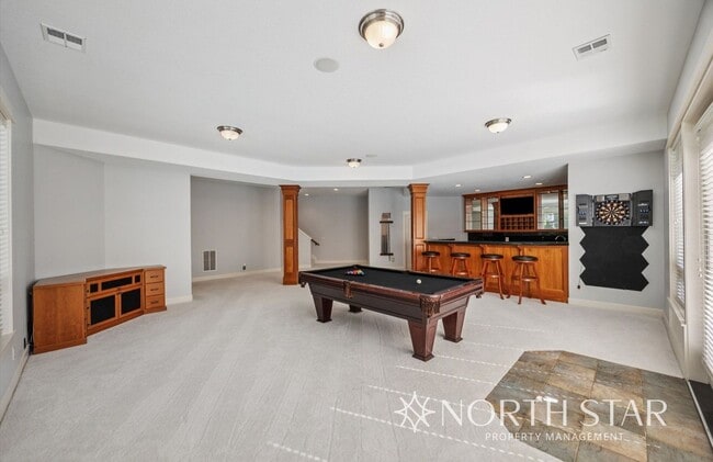 Building Photo - Stunning Bull Mountain Estate