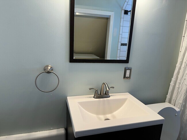 Building Photo - 71 Garfield St