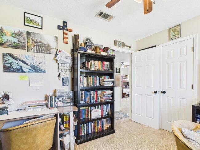 Building Photo - 38 Cape Dr NW