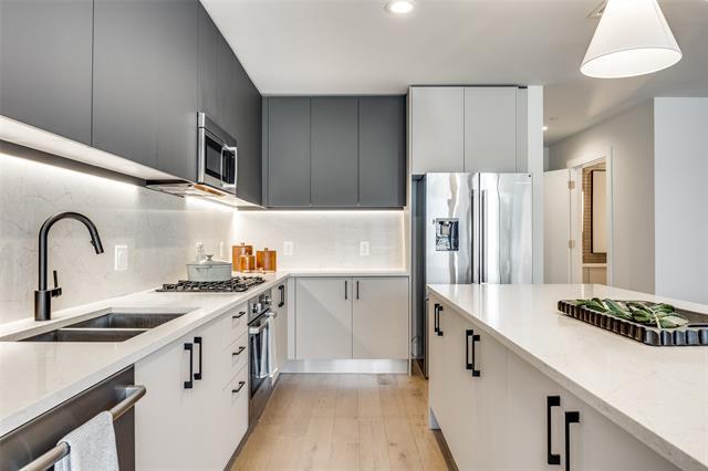 Building Photo - 8119 Douglas Ave