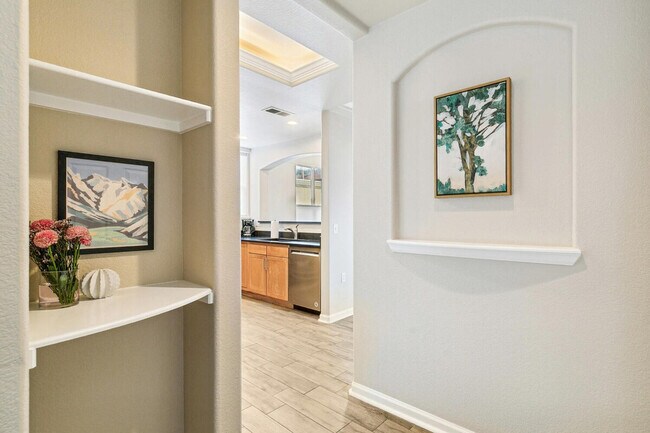 Building Photo - 1727 Pearl St