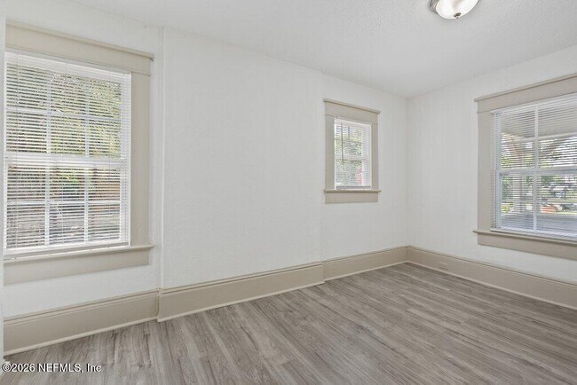 Building Photo - 3058 Rosselle St