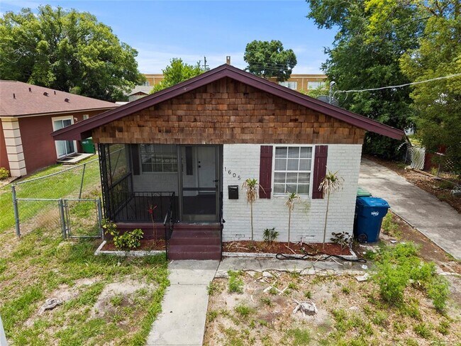 Building Photo - 1605 E 29th Ave