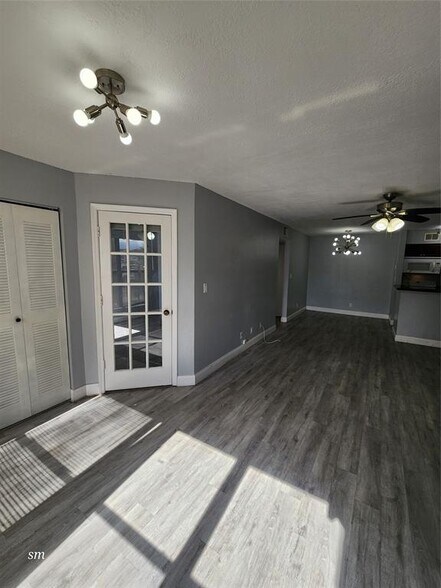 Building Photo - 2736 S University Dr