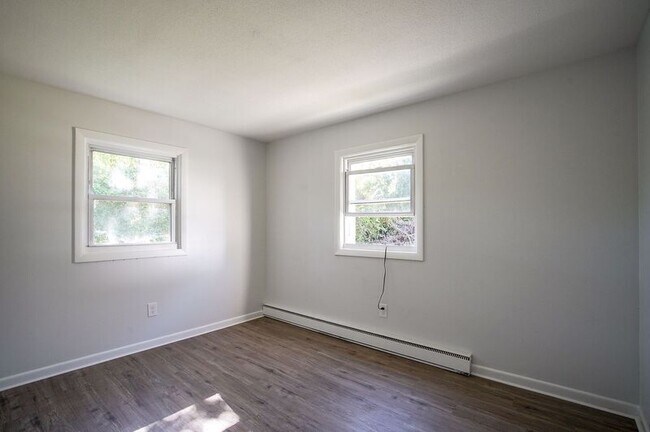 Building Photo - 98 N Alhambra Cir
