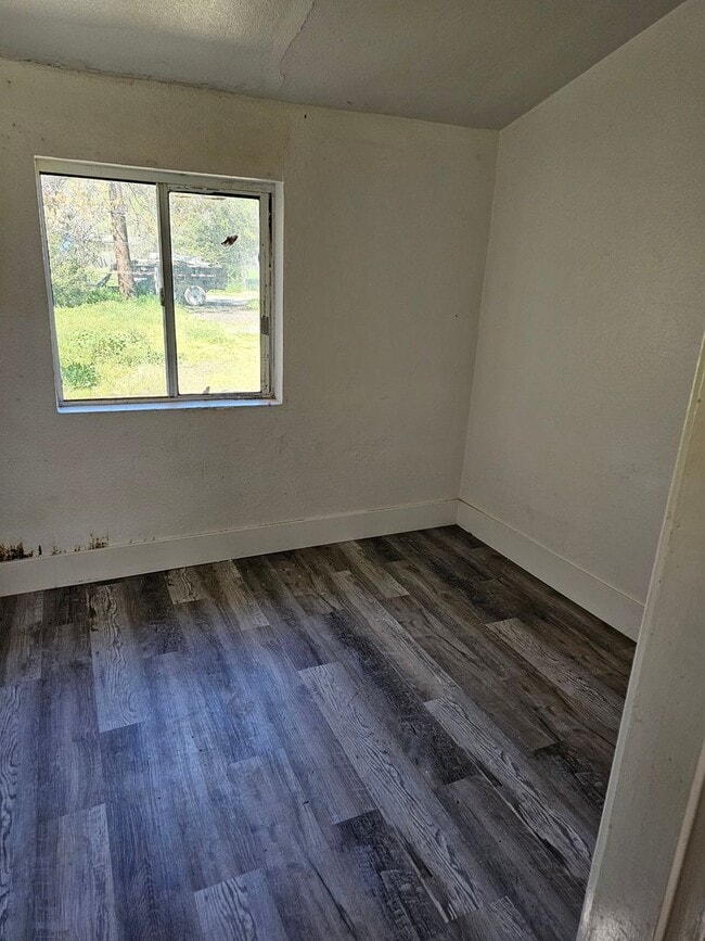 Building Photo - 129774thstreet.is4lease.com
