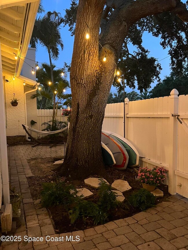 Building Photo - 346 3rd Ave