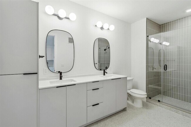 Building Photo - 1701 Simond Ave Ave