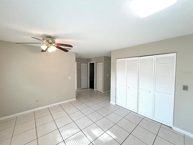 Building Photo - 2 Plateau Ln