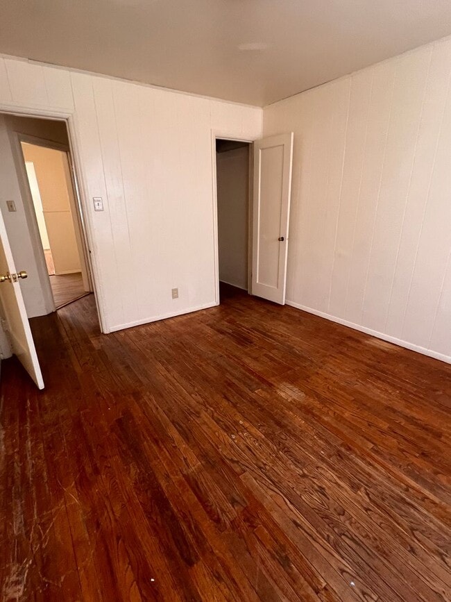 Building Photo - 3rd Street Duplex