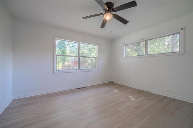 Building Photo - 410 Hardeman Ave