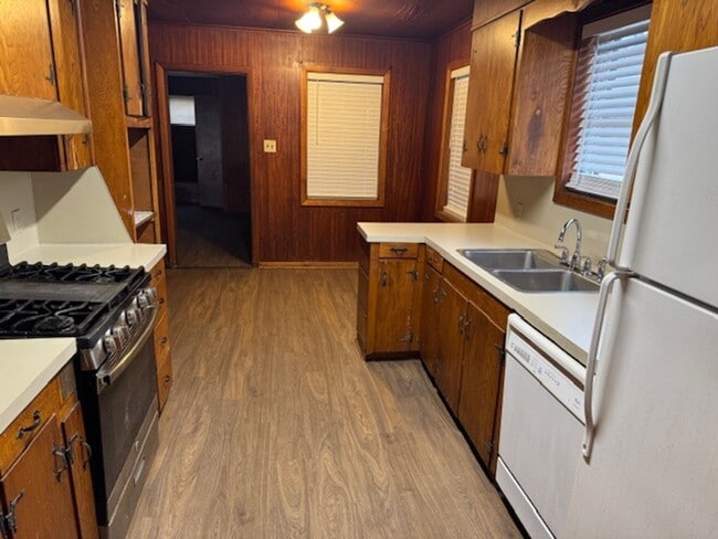 Building Photo - 1822 Cambridge St