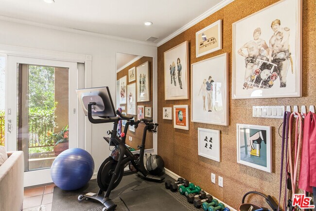 Building Photo - 6203 Temple Hill Dr