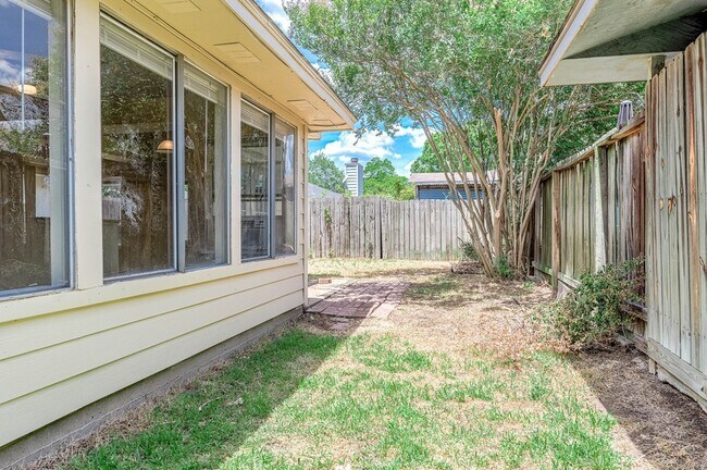 Building Photo - 11918 Westwold Dr