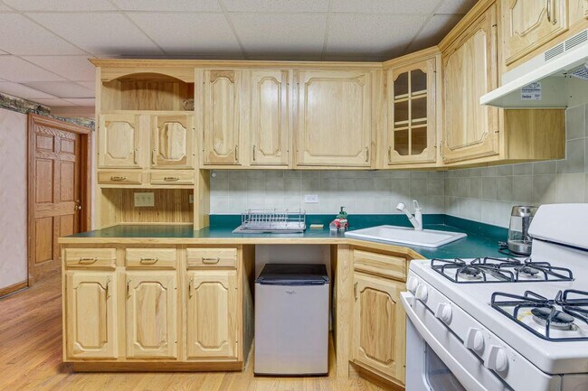 Building Photo - 7 Creekside Ln