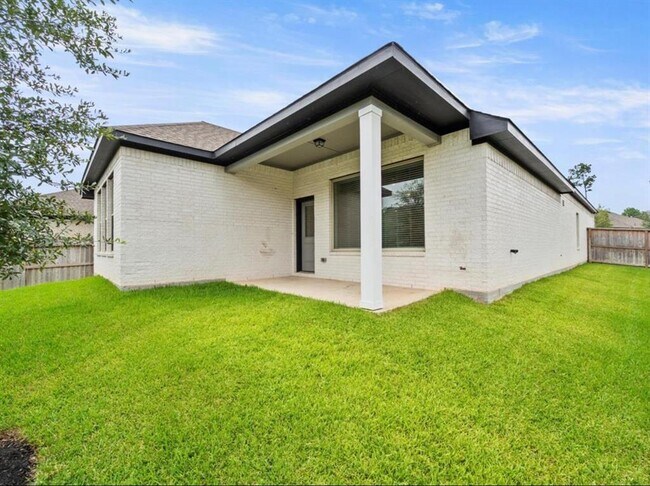 Building Photo - 311 Fanpalm Ct