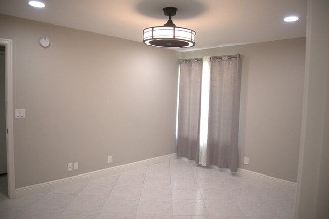 Building Photo - 9746 Lancaster Pl