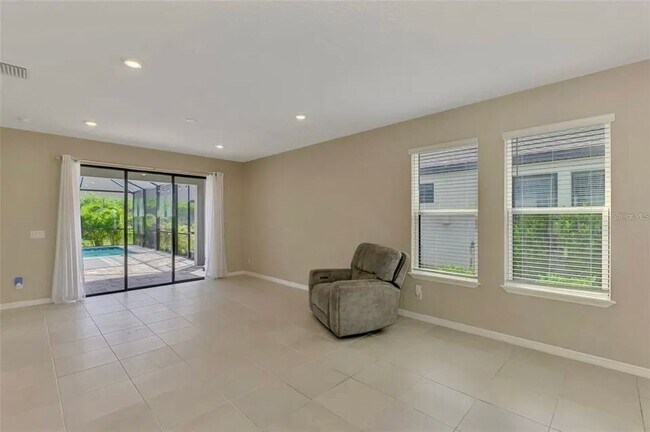 Building Photo - 6310 Grandview Hill Ct