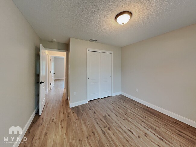 Building Photo - 2069 Banbury Ln
