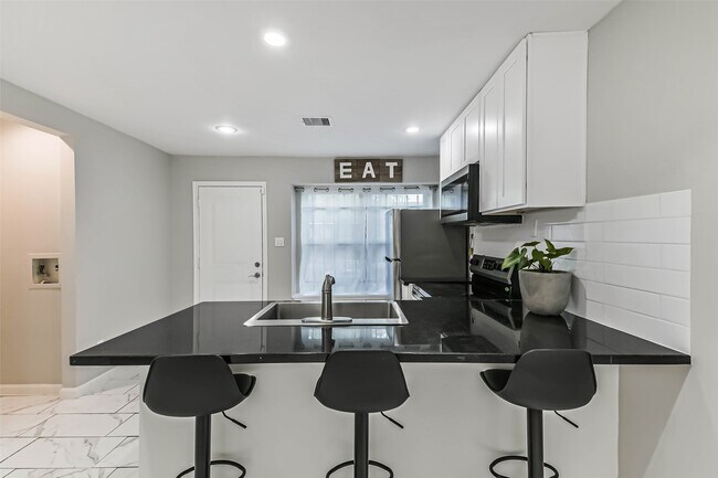 Building Photo - 6853 Chasewood Dr