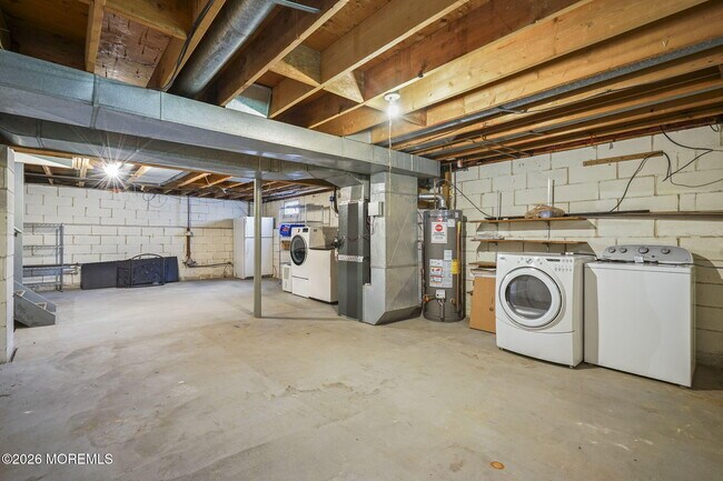 Building Photo - 6 Rockwell Cir