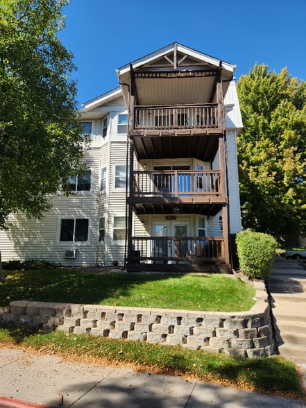 Building Photo - 17321 E Mansfield Ave