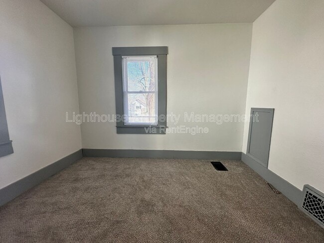 Building Photo - 138 Yale St