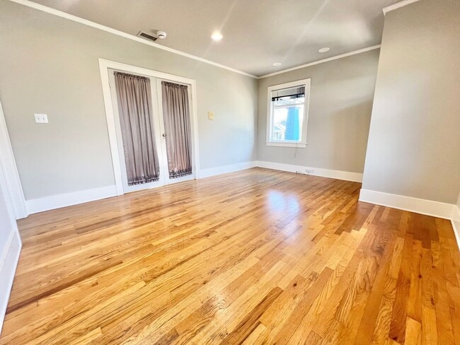 Building Photo - Pristine 3 Bedroom Craftsman House in Belm...
