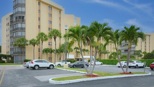 Building Photo - 7200 Radice Ct